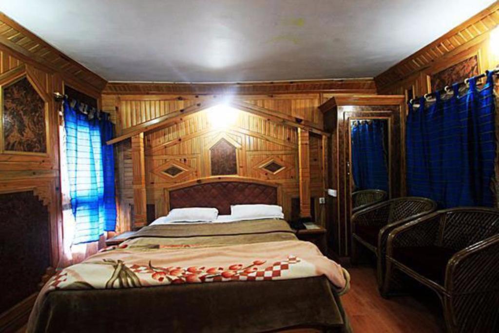 Hotel New Bharat Bhīm Tāl Buitenkant foto