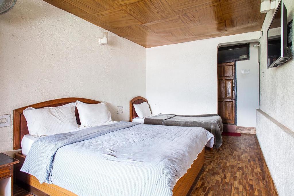 Hotel New Bharat Bhīm Tāl Buitenkant foto
