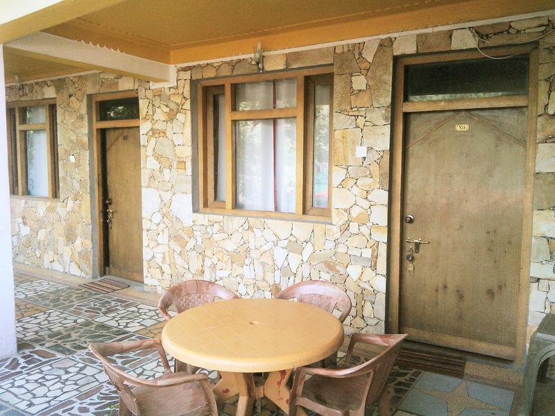 Hotel New Bharat Bhīm Tāl Buitenkant foto