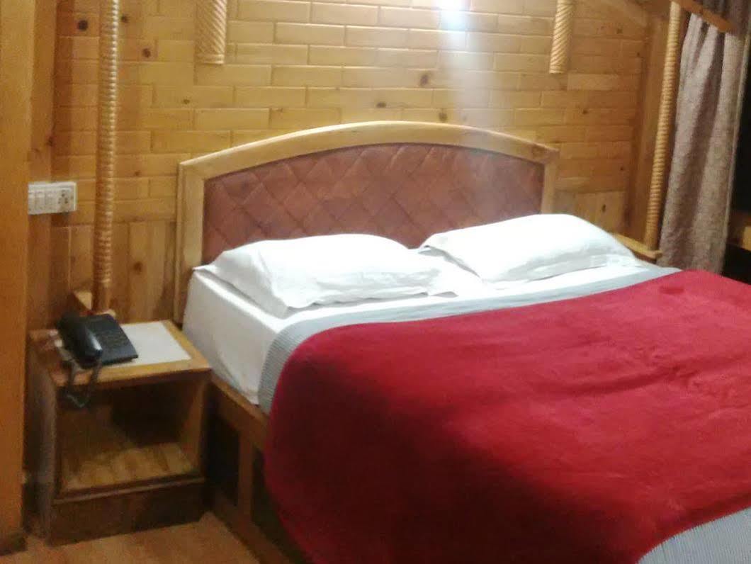 Hotel New Bharat Bhīm Tāl Buitenkant foto